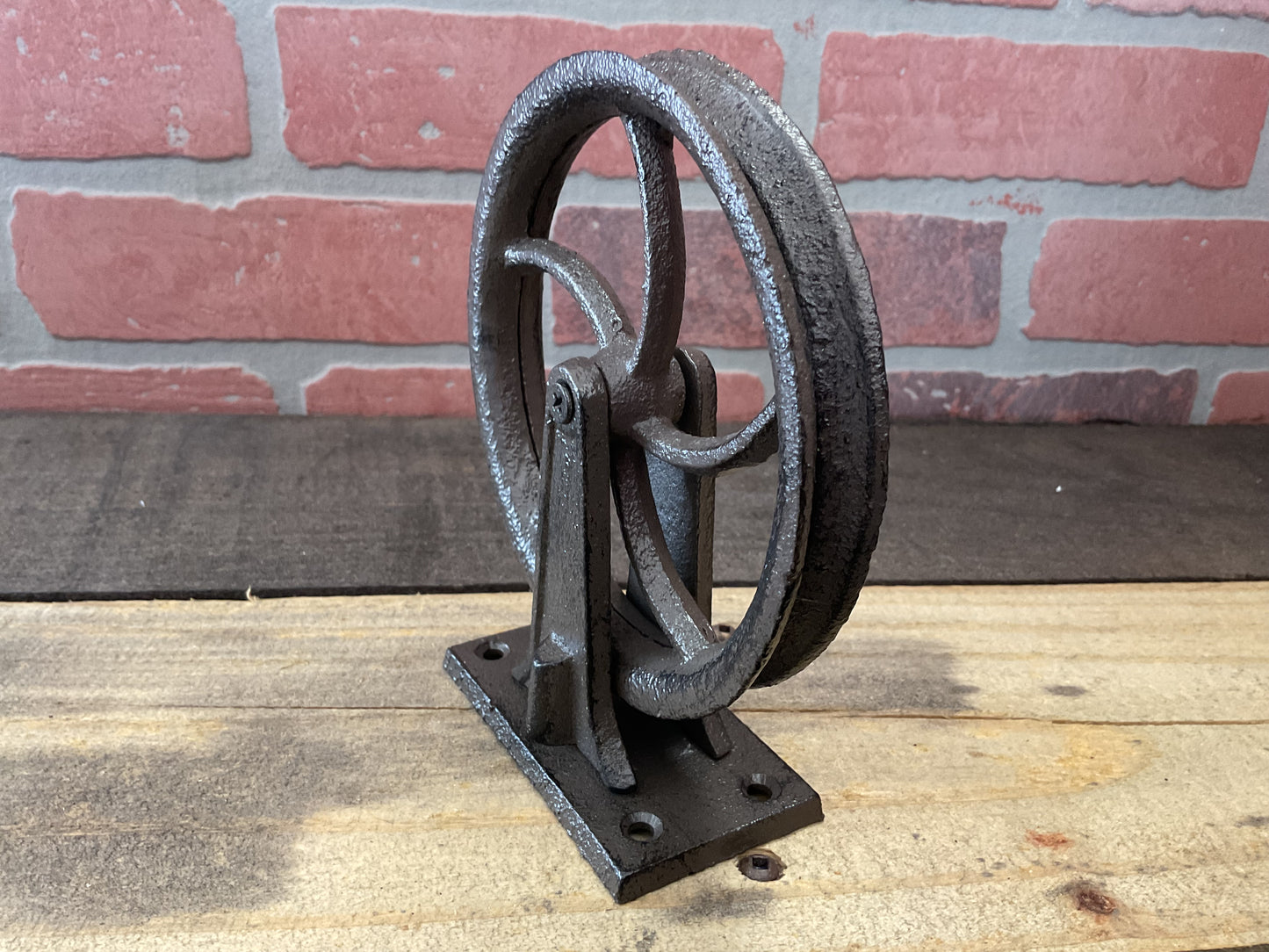 Rustic Style Wall Mounted Pully for 1/2" Rope. Great for Plants