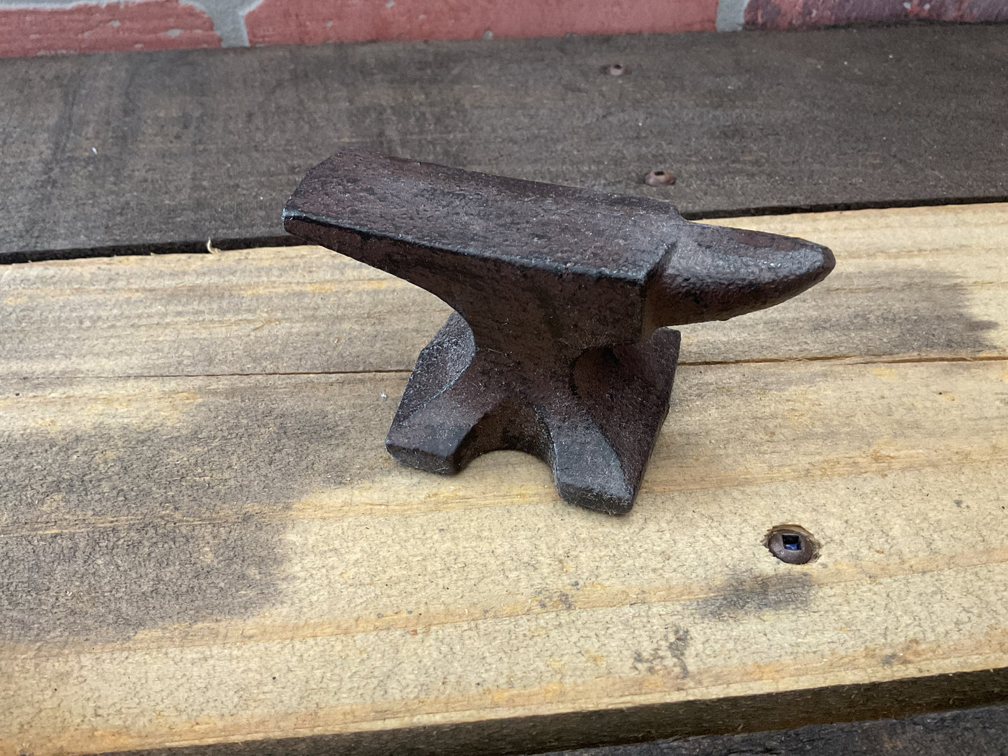 Rustic Style Cast Iron Anvil Jewlers Paperweight