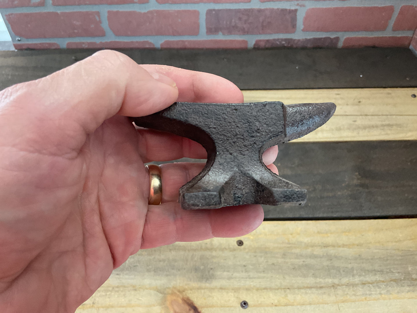 Rustic Style Cast Iron Anvil Jewlers Paperweight