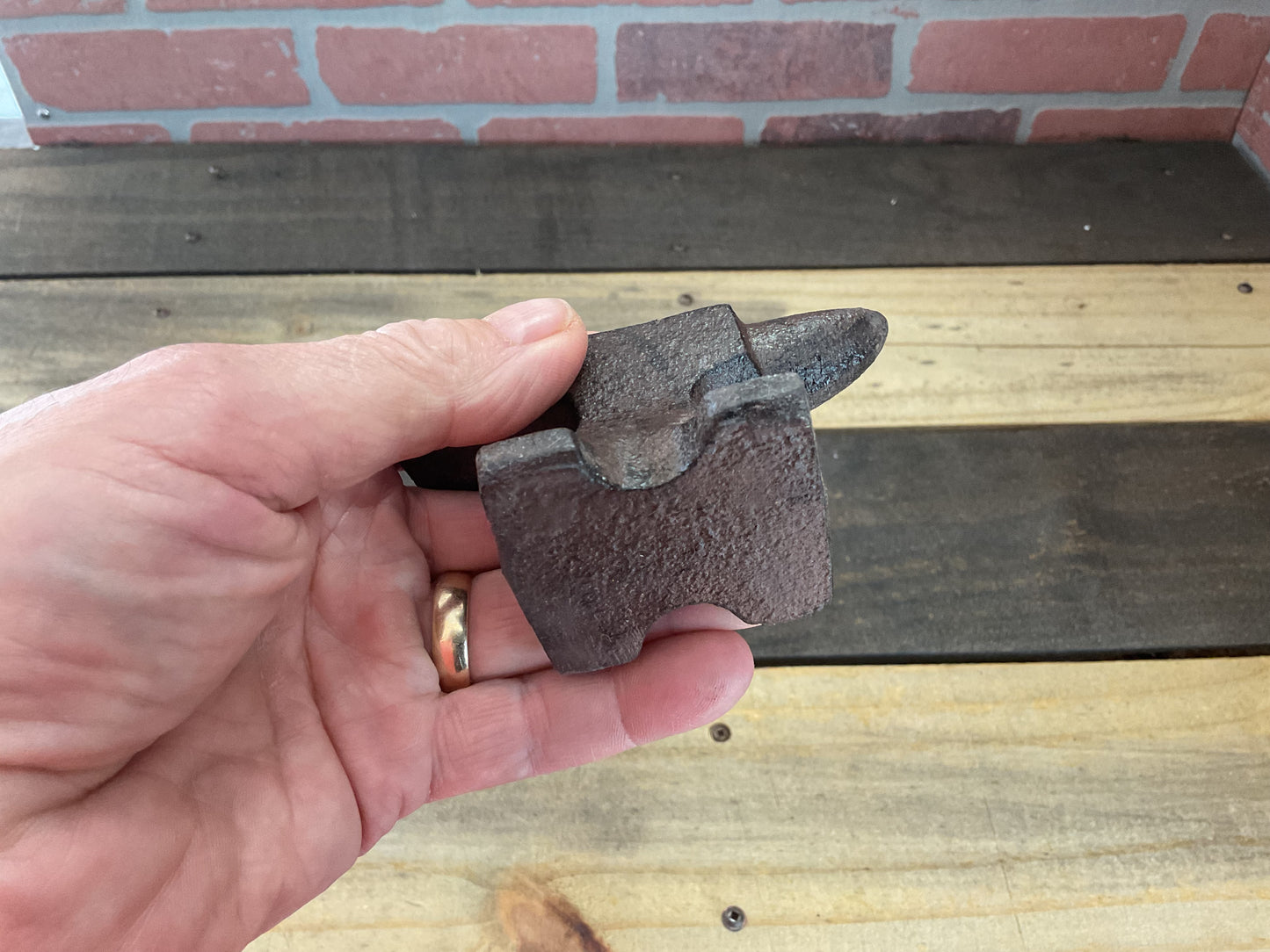 Rustic Style Cast Iron Anvil Jewlers Paperweight