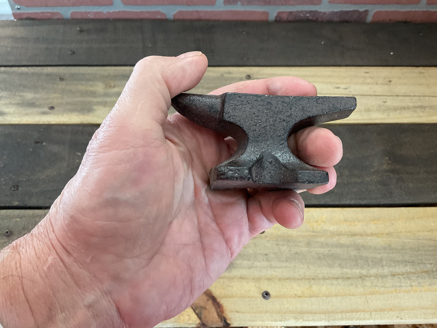 Rustic Style Cast Iron Anvil Jewlers Paperweight