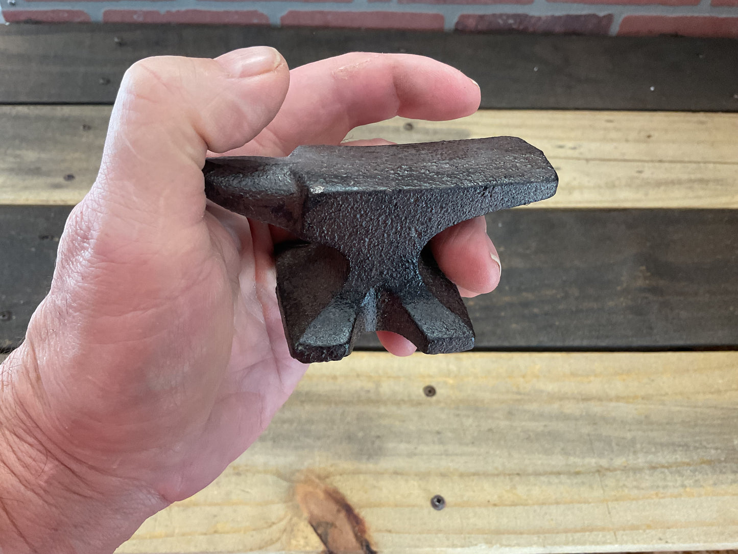 Rustic Style Cast Iron Anvil Jewlers Paperweight