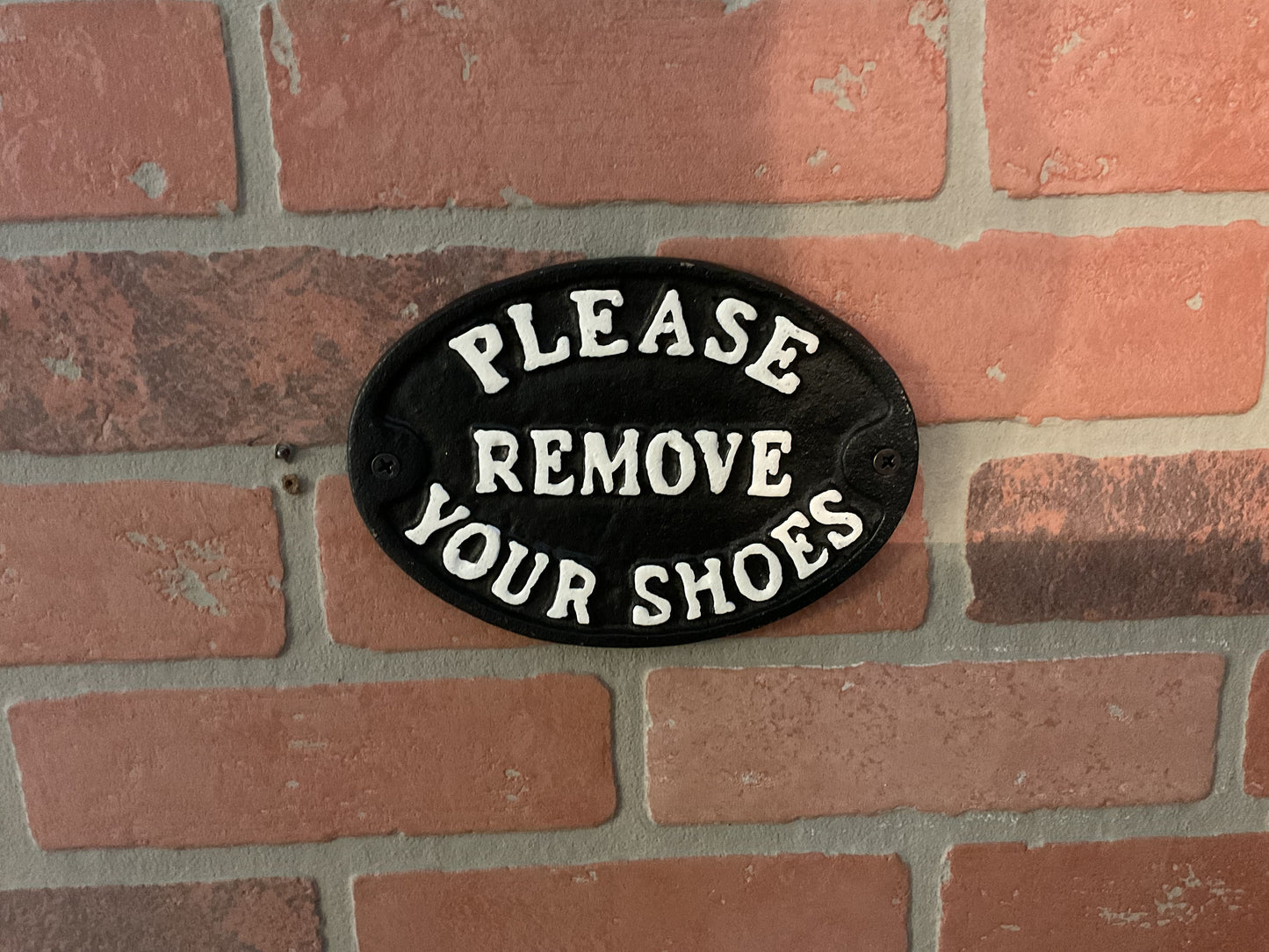 Vintage Retro Style 7"x5" Cast Iron Oval "Please Remove Your Shoes " Sign