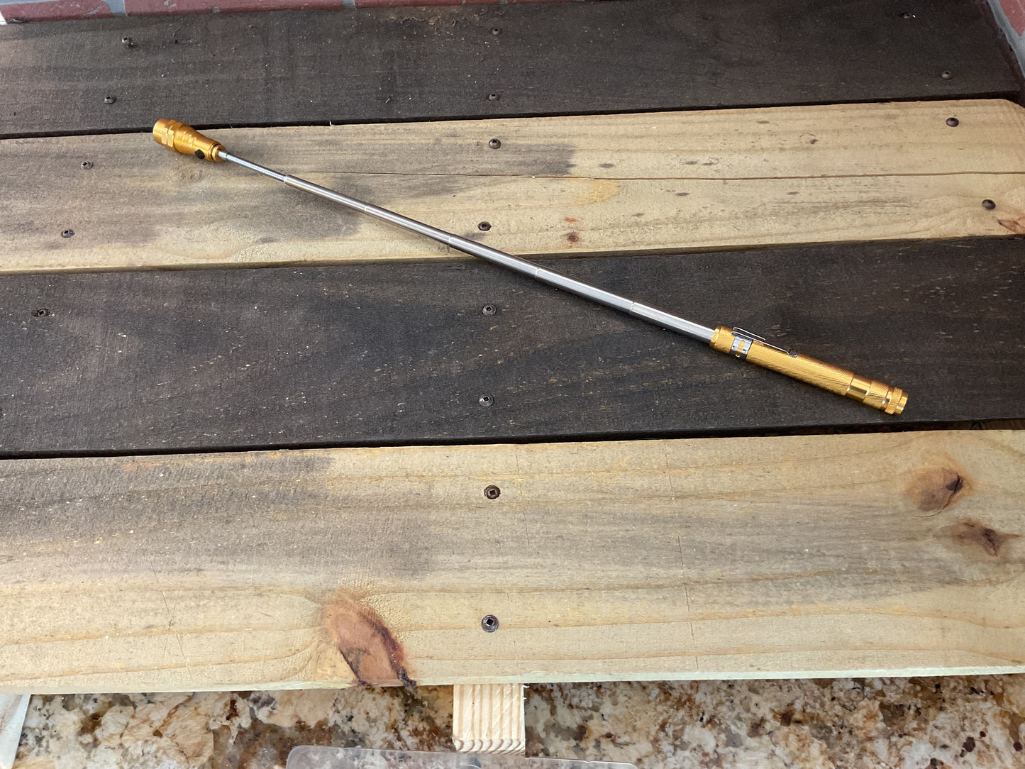 "Flexi-Flash" Extending Work light with Magnetic Base