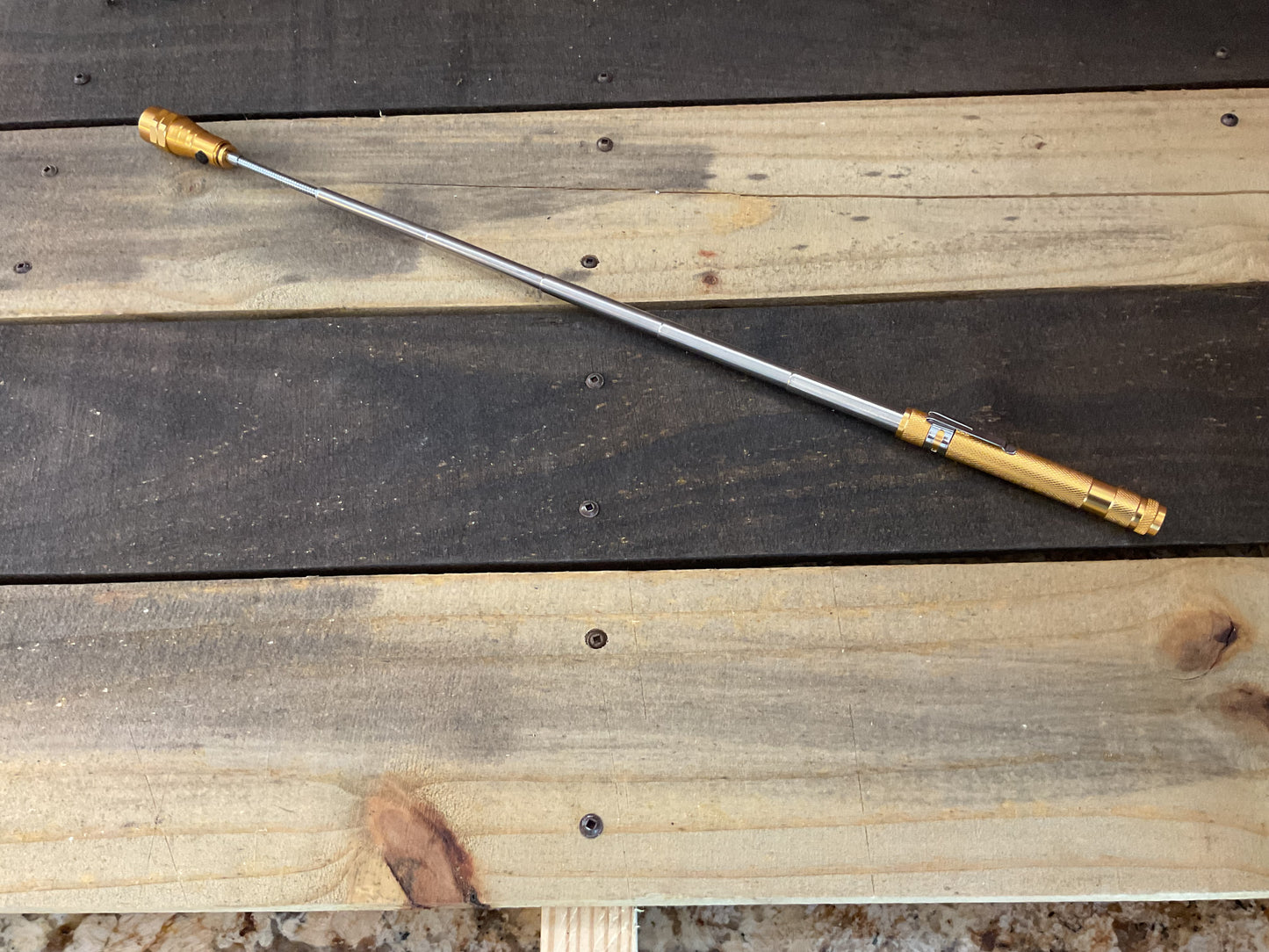 "Flexi-Flash" Extending Work light with Magnetic Base