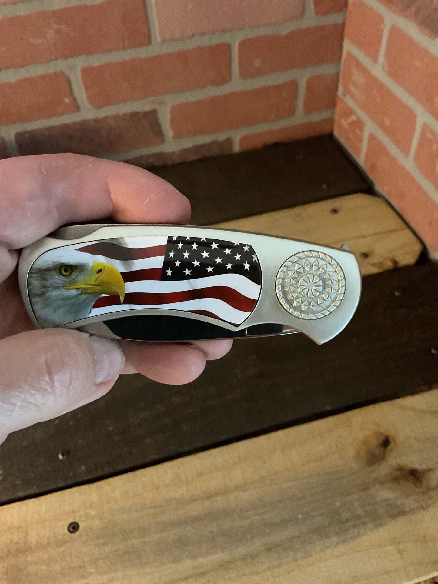 High Quality 4" American Flag & Eagle Locking Knife and Lighter Gift Set