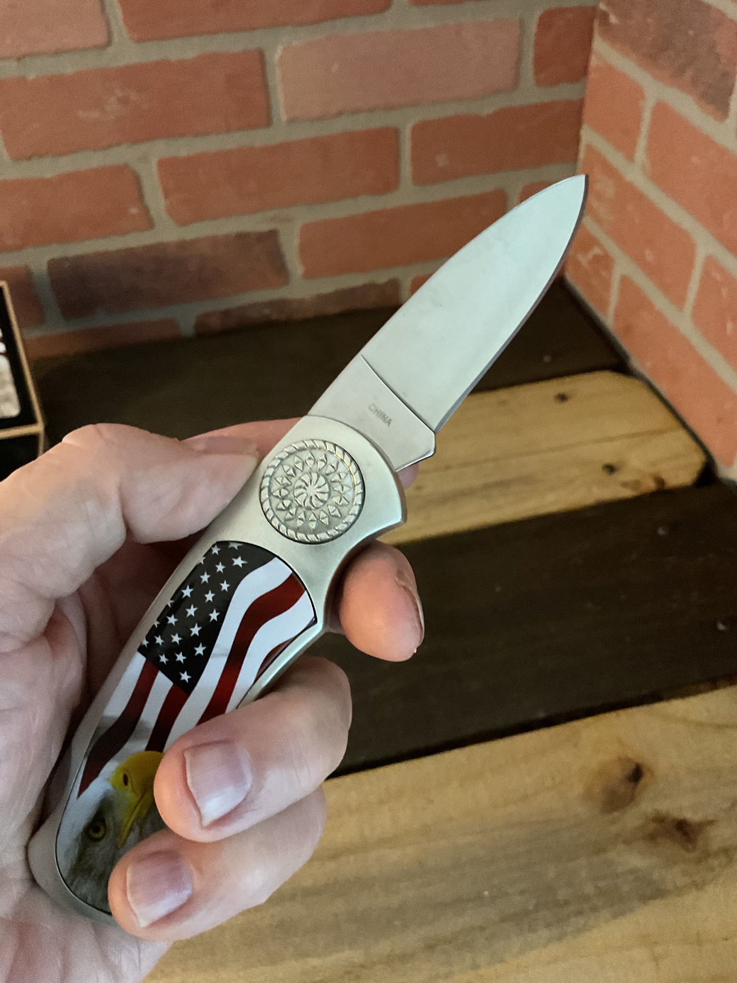 High Quality 4" American Flag & Eagle Locking Knife and Lighter Gift Set