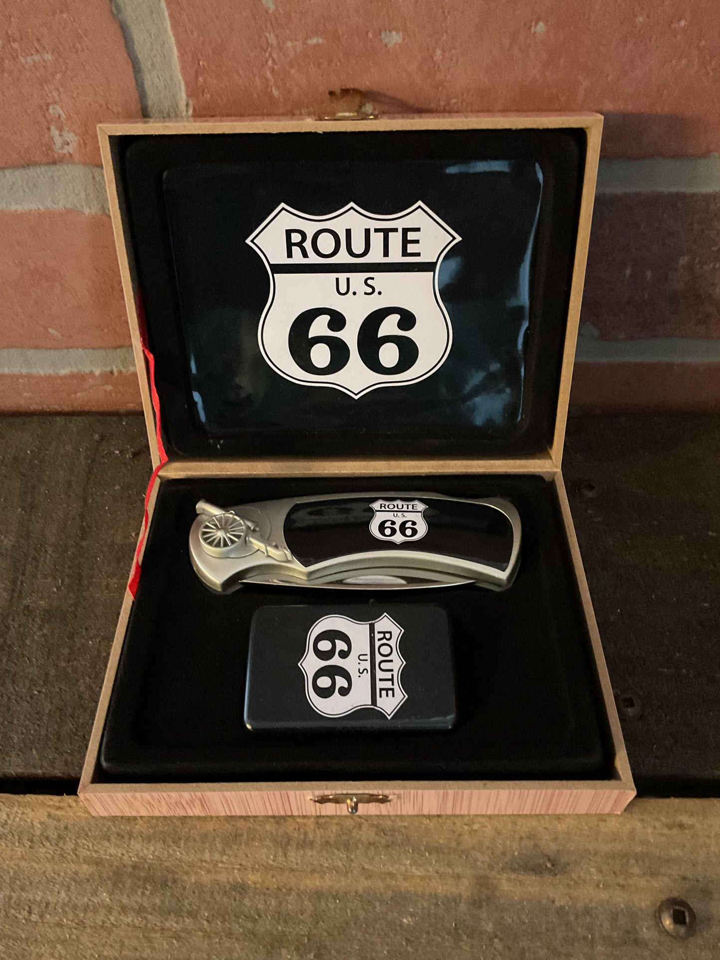 High Quality Black Rt 66 4" Locking Knife & Lighter Box Set Makes a Great Gift!
