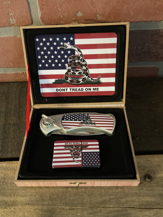 High Quality 4" American Flag "Don't Tread on Me" Knife & Lighter Gift Set