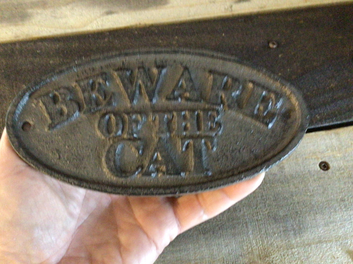 CAST IRON "BEWARE OF THE CAT" SIGN RUSTIC WALL DECOR FENCE KENNEL GATE PET GIFT